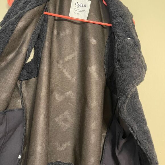 dylan Women’s Faux Fur Dark Brown Button Vest Medium - Picture 10 of 12